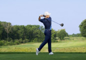 Lỗi đảo trục khi swing golf là gì và cách golfer khắc phục lỗi này