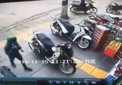 Clip trộm SH bất thành trên con phố náo nhiệt ở Hà Nội