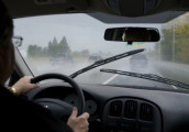 Những điều cần cẩn trọng khi lái xe dưới trời mưa