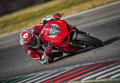 Ducati ra mắt Panigale mang dòng máu xe đua, giá như ô tô