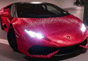 Lamborghini Huracan đính 1,3 triệu tinh thể pha lê của kiều nữ Anh quốc