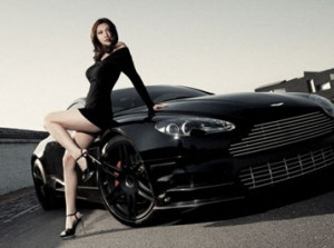 Người đẹp đọ sắc đen cùng Aston Martin Mansory