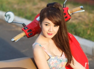 Hotgirl Linh Napie khoe dáng bên Kymco Many Fi 125
