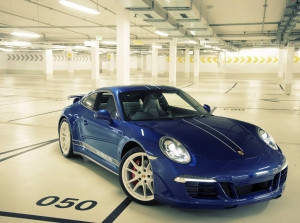 Porsche ra mắt xe mới dành cho fan facebook