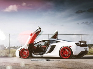 McLaren 12C độ với gam màu nổi bật