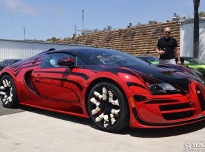 Cận cảnh quá trình vận chuyển “Ông hoàng tốc độ” Bugatti Veyron