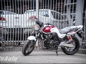 Cận cảnh Honda CB400 Super Four 2015 giá trên 300 triệu tại Việt Nam