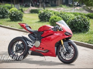 Diện kiến Ducati 1299 Panigale S giá 1 tỷ đồng tại Việt Nam